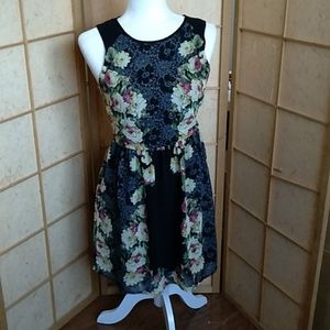 Forever 21 sleeveless floral dress sz S